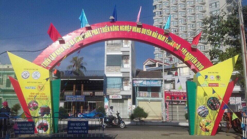 THI CÔNG BẢNG HIỆU - HỘP ĐÈN NGOÀI TRỜI