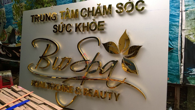 top +3 mẫu bảng hiệu Alu đẹp